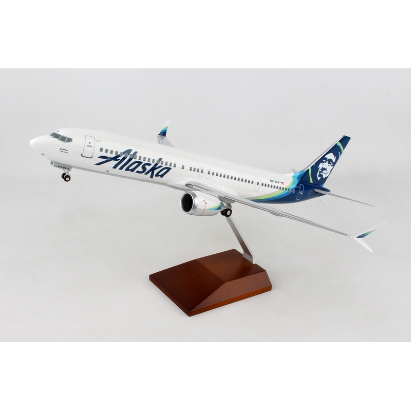 SKYMARKS ALASKA 737MAX9 1/100 W/WOOD STAND & GEAR (**)