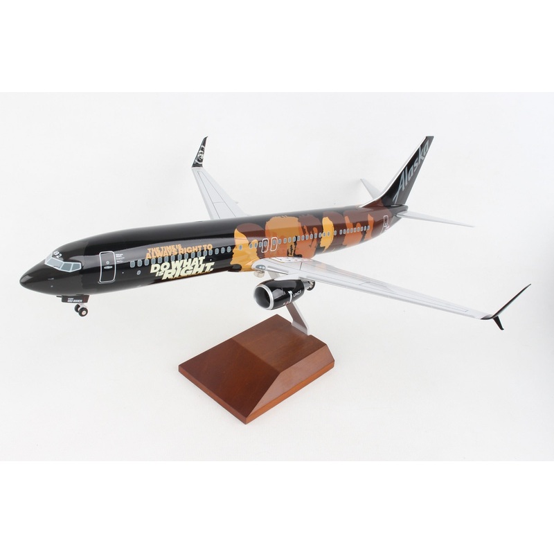SKYMARKS ALASKA 737-900 1/100 COMMITMENT W/STAND & GEAR **