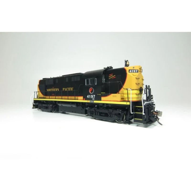 Alco RS11 – Standard DC — Burlington Northern 4197 (Ex-NP Patch, black, yellow)