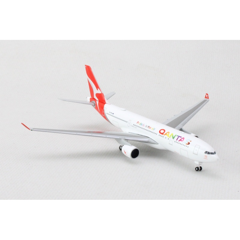 HERPA QANTAS A330-200 1/500 PRIDE IS IN THE AIR (**)